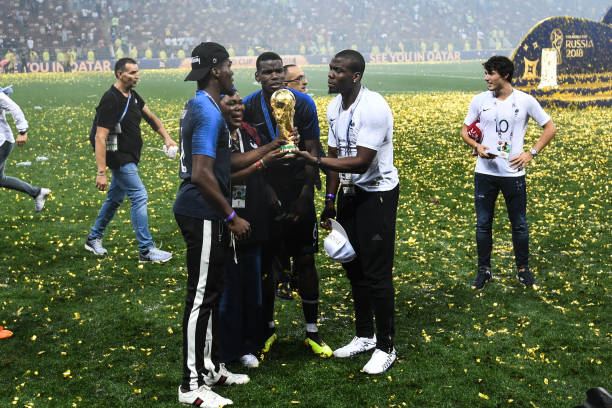 這名年輕的 這名年輕的