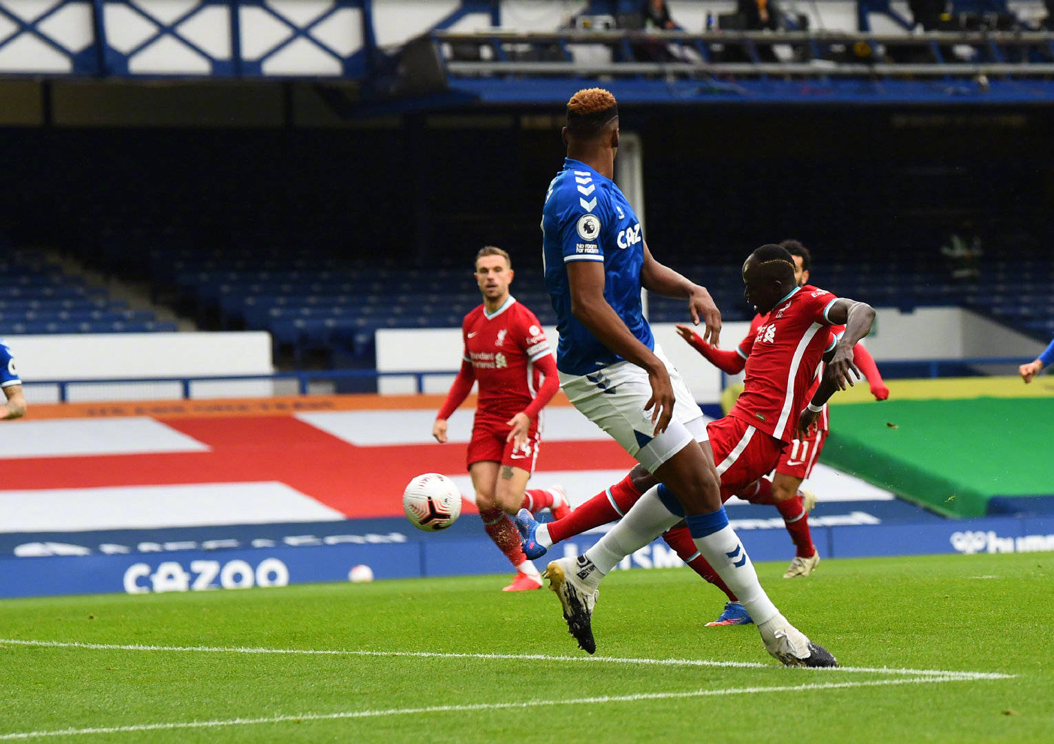 詹姆斯以出 詹姆斯以出